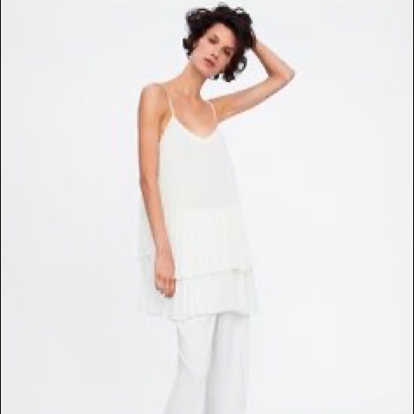 White pleated double tiered spaghetti strap top - Picture 1 of 3